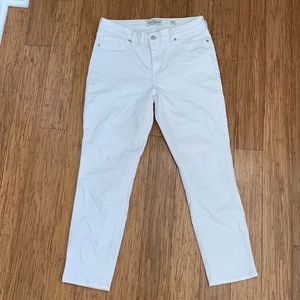 White skinny jeans